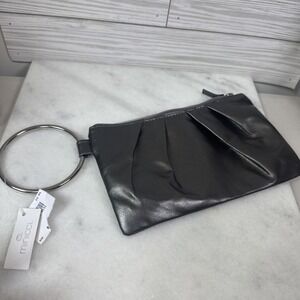 Minicci Unique Metal Ring Wrist Vinyl Handbag Black single pocket